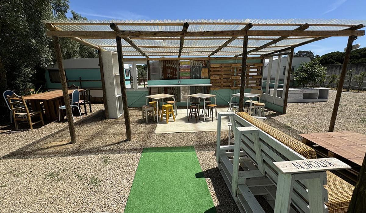Vdb Lodge - Coworking Space - Work Relax & Sleep Sobreda Bagian luar foto